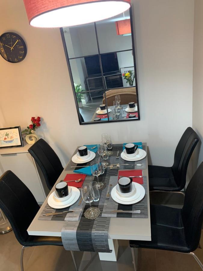 Aqua Dreams - Serviced Luxury Modern Belfast City Centre 2 Bed Apartment Luaran gambar